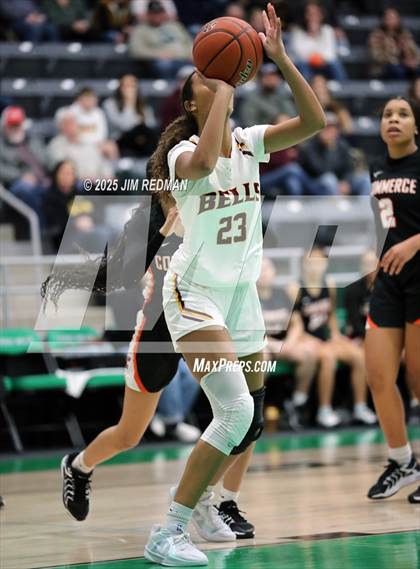 Thumbnail 3 in Bells vs. Commerce (UIL 3A D2 Bi-District Basketball Playoff) photogallery.