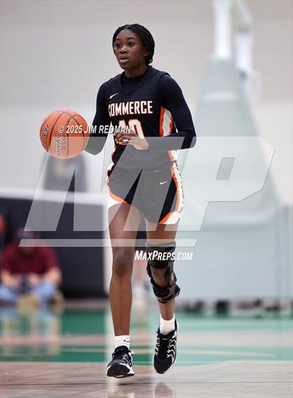Thumbnail 3 in Bells vs. Commerce (UIL 3A D2 Bi-District Basketball Playoff) photogallery.