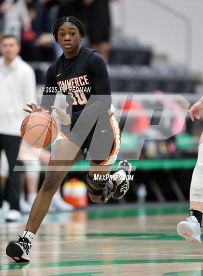 Thumbnail 2 in Bells vs. Commerce (UIL 3A D2 Bi-District Basketball Playoff) photogallery.