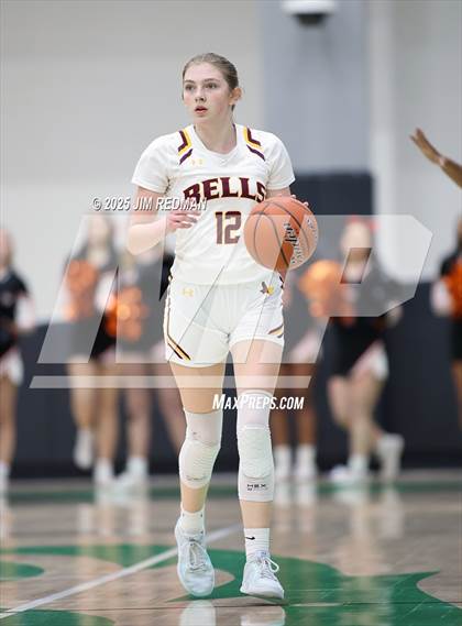 Thumbnail 2 in Bells vs. Commerce (UIL 3A D2 Bi-District Basketball Playoff) photogallery.