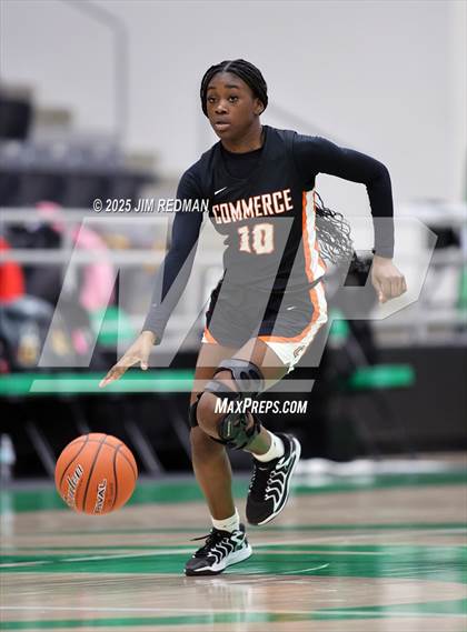 Thumbnail 1 in Bells vs. Commerce (UIL 3A D2 Bi-District Basketball Playoff) photogallery.