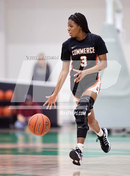 Thumbnail 2 in Bells vs. Commerce (UIL 3A D2 Bi-District Basketball Playoff) photogallery.
