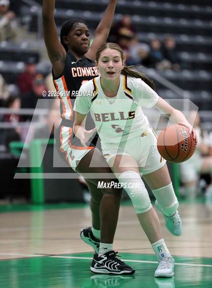 Thumbnail 2 in Bells vs. Commerce (UIL 3A D2 Bi-District Basketball Playoff) photogallery.