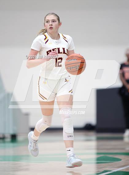 Thumbnail 3 in Bells vs. Commerce (UIL 3A D2 Bi-District Basketball Playoff) photogallery.
