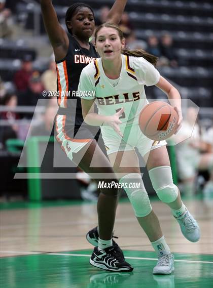 Thumbnail 3 in Bells vs. Commerce (UIL 3A D2 Bi-District Basketball Playoff) photogallery.
