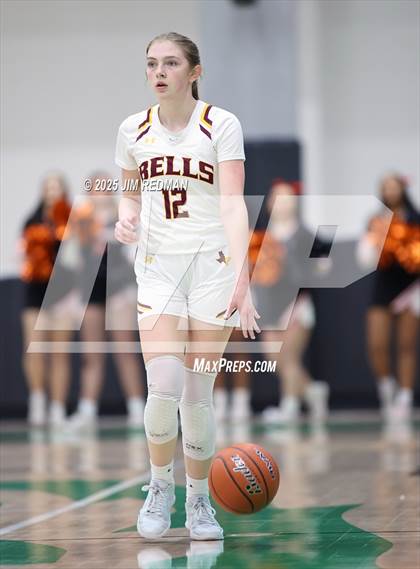 Thumbnail 2 in Bells vs. Commerce (UIL 3A D2 Bi-District Basketball Playoff) photogallery.