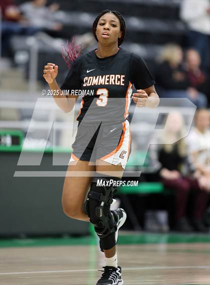 Thumbnail 3 in Bells vs. Commerce (UIL 3A D2 Bi-District Basketball Playoff) photogallery.