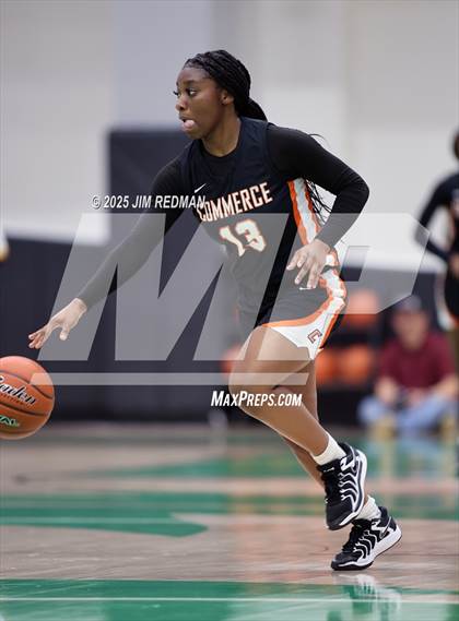 Thumbnail 2 in Bells vs. Commerce (UIL 3A D2 Bi-District Basketball Playoff) photogallery.