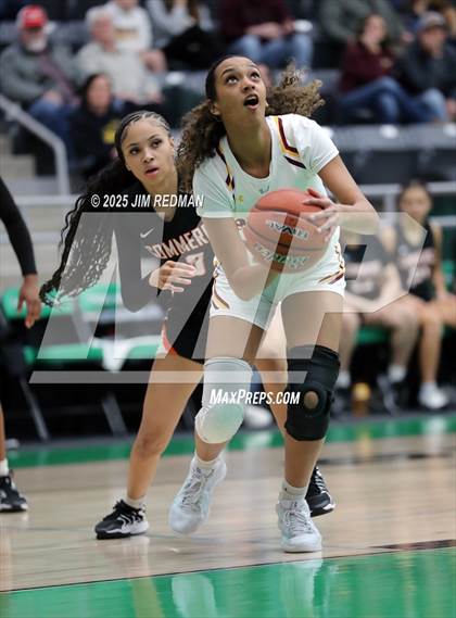 Thumbnail 3 in Bells vs. Commerce (UIL 3A D2 Bi-District Basketball Playoff) photogallery.