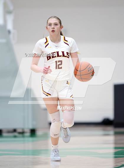 Thumbnail 1 in Bells vs. Commerce (UIL 3A D2 Bi-District Basketball Playoff) photogallery.