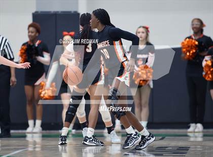 Thumbnail 3 in Bells vs. Commerce (UIL 3A D2 Bi-District Basketball Playoff) photogallery.