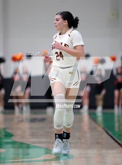 Thumbnail 1 in Bells vs. Commerce (UIL 3A D2 Bi-District Basketball Playoff) photogallery.