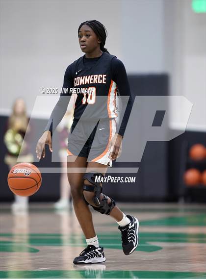 Thumbnail 3 in Bells vs. Commerce (UIL 3A D2 Bi-District Basketball Playoff) photogallery.