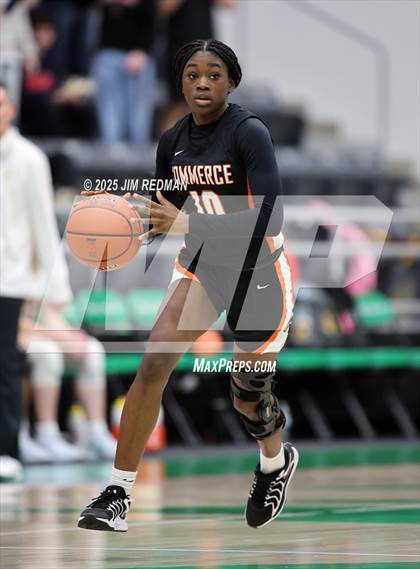 Thumbnail 1 in Bells vs. Commerce (UIL 3A D2 Bi-District Basketball Playoff) photogallery.