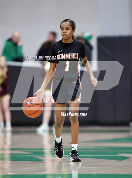 Thumbnail 1 in Bells vs. Commerce (UIL 3A D2 Bi-District Basketball Playoff) photogallery.