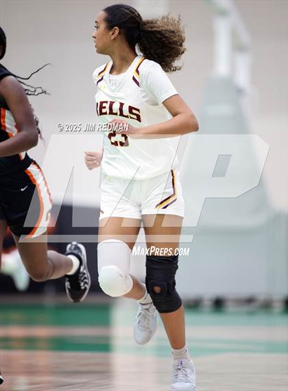 Thumbnail 3 in Bells vs. Commerce (UIL 3A D2 Bi-District Basketball Playoff) photogallery.