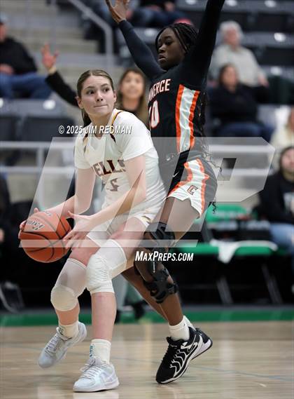 Thumbnail 2 in Bells vs. Commerce (UIL 3A D2 Bi-District Basketball Playoff) photogallery.