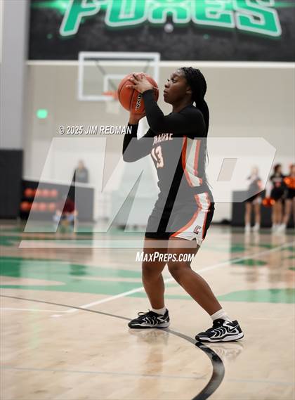 Thumbnail 1 in Bells vs. Commerce (UIL 3A D2 Bi-District Basketball Playoff) photogallery.