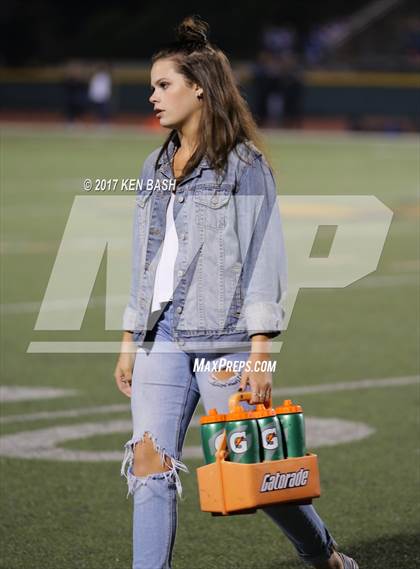 Thumbnail 3 in Camarillo @ Moorpark photogallery.