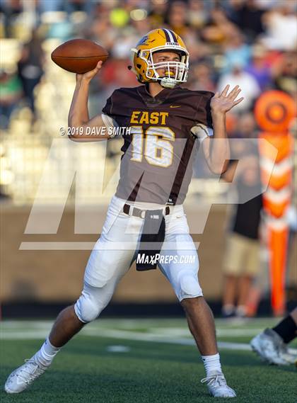 Thumbnail 2 in Hamilton vs. Zeeland East photogallery.