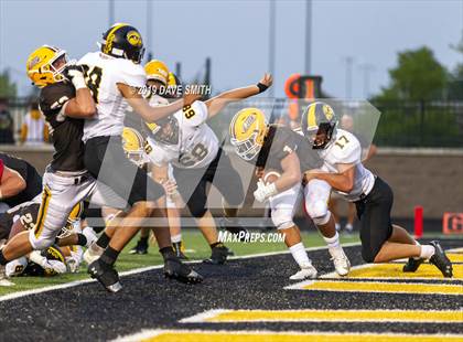 Thumbnail 3 in Hamilton vs. Zeeland East photogallery.