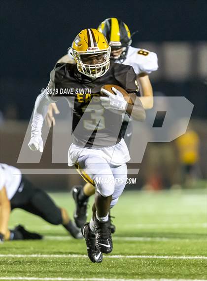 Thumbnail 2 in Hamilton vs. Zeeland East photogallery.