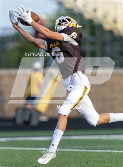 Thumbnail 1 in Hamilton vs. Zeeland East photogallery.