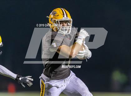 Thumbnail 2 in Hamilton vs. Zeeland East photogallery.
