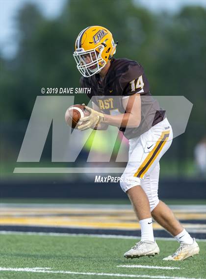 Thumbnail 1 in Hamilton vs. Zeeland East photogallery.