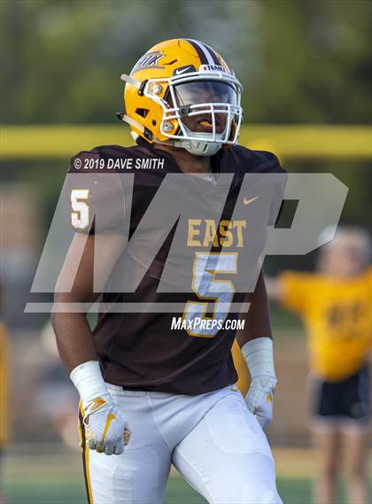 Thumbnail 3 in Hamilton vs. Zeeland East photogallery.