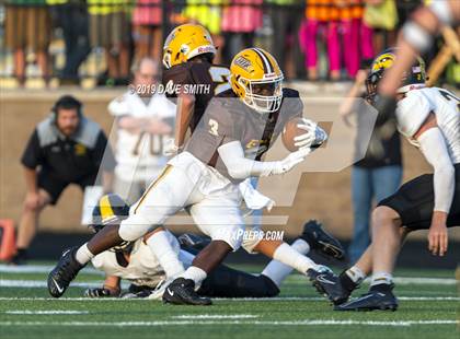Thumbnail 2 in Hamilton vs. Zeeland East photogallery.