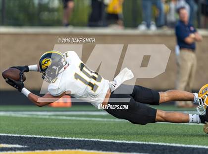 Thumbnail 2 in Hamilton vs. Zeeland East photogallery.