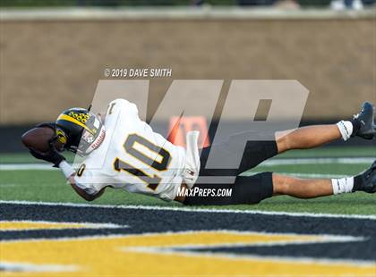 Thumbnail 3 in Hamilton vs. Zeeland East photogallery.