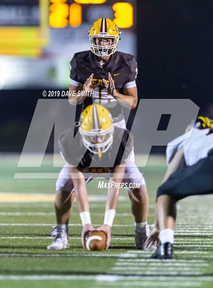 Thumbnail 3 in Hamilton vs. Zeeland East photogallery.