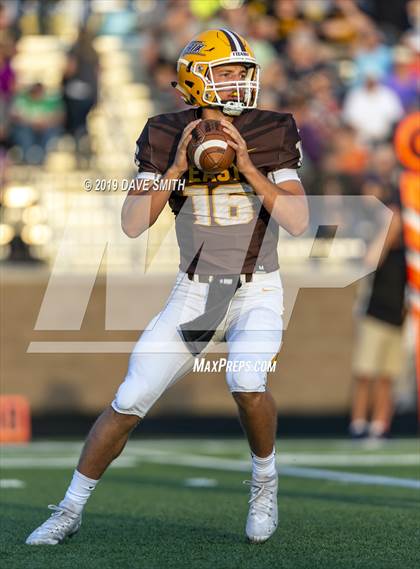 Thumbnail 2 in Hamilton vs. Zeeland East photogallery.