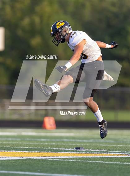 Thumbnail 3 in Hamilton vs. Zeeland East photogallery.