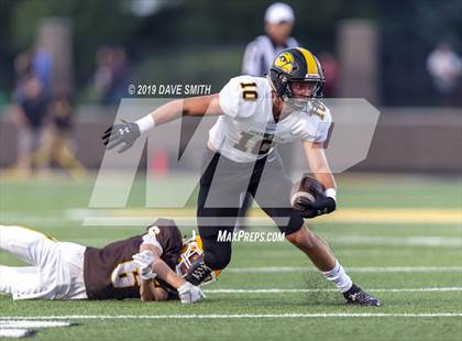 Thumbnail 3 in Hamilton vs. Zeeland East photogallery.