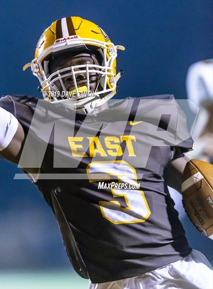 Thumbnail 1 in Hamilton vs. Zeeland East photogallery.