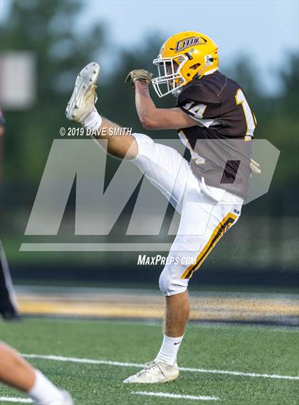 Thumbnail 2 in Hamilton vs. Zeeland East photogallery.