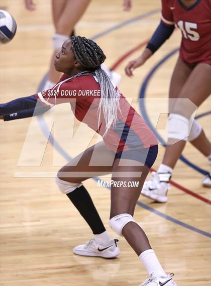 Thumbnail 2 in Stratford vs Tompkins (UIL 6A Area Playoff) photogallery.