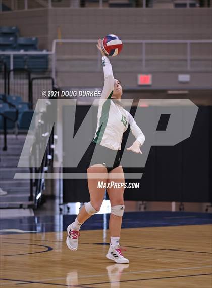Thumbnail 3 in Stratford vs Tompkins (UIL 6A Area Playoff) photogallery.