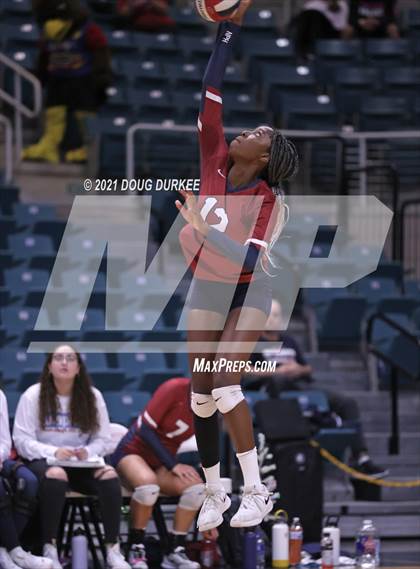 Thumbnail 3 in Stratford vs Tompkins (UIL 6A Area Playoff) photogallery.