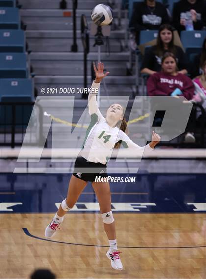 Thumbnail 2 in Stratford vs Tompkins (UIL 6A Area Playoff) photogallery.