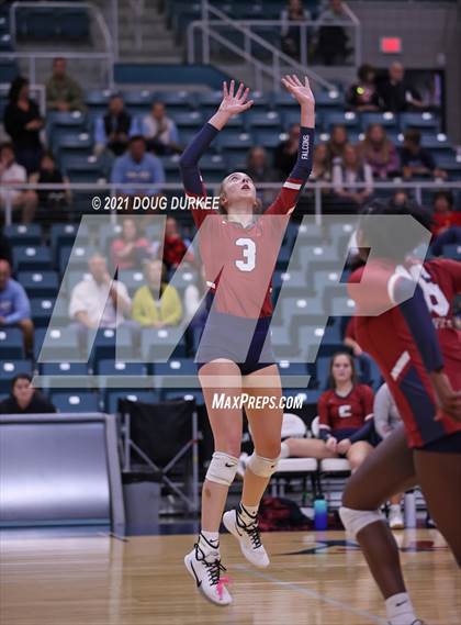Thumbnail 2 in Stratford vs Tompkins (UIL 6A Area Playoff) photogallery.