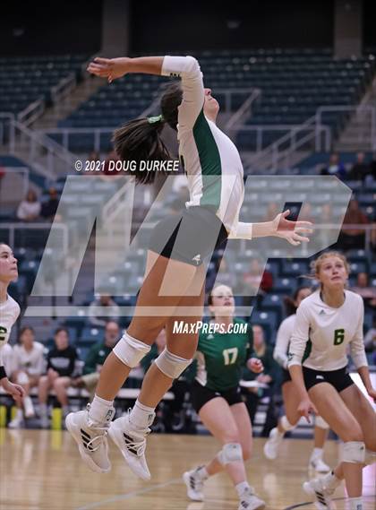 Thumbnail 2 in Stratford vs Tompkins (UIL 6A Area Playoff) photogallery.
