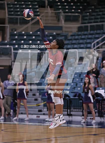 Thumbnail 1 in Stratford vs Tompkins (UIL 6A Area Playoff) photogallery.