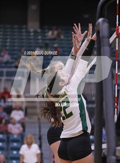 Thumbnail 2 in Stratford vs Tompkins (UIL 6A Area Playoff) photogallery.