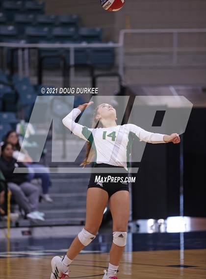 Thumbnail 2 in Stratford vs Tompkins (UIL 6A Area Playoff) photogallery.