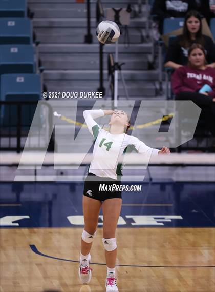 Thumbnail 2 in Stratford vs Tompkins (UIL 6A Area Playoff) photogallery.