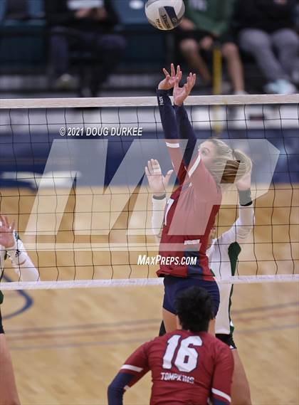 Thumbnail 1 in Stratford vs Tompkins (UIL 6A Area Playoff) photogallery.